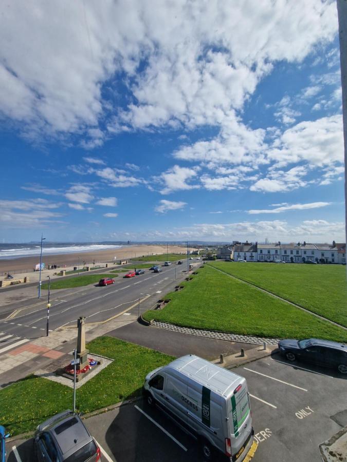 2 The Green, Exceptional Large House, Sea Views Loads Of Bathrooms Seaton Carew Kültér fotó